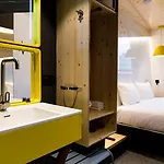 Urban Bivouac Parigi